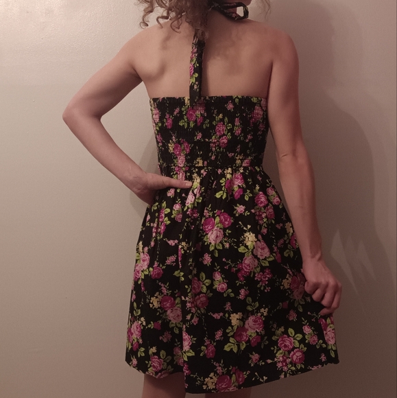 Black Floral Dress - Picture 4 of 10